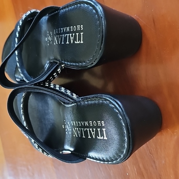 Italian Shoemakers Black and Silver Women's Sandal Wedge - Picture 3 of 4